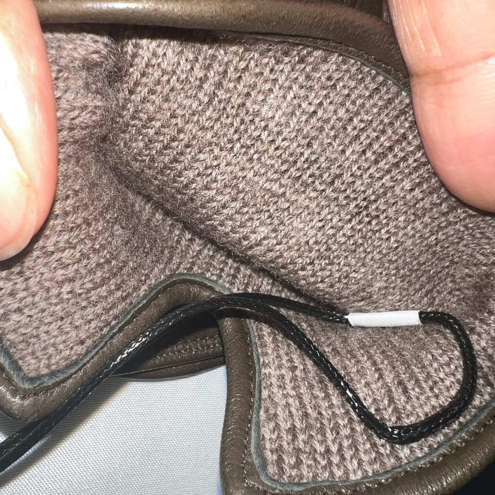 Coach Leather Mens Gloves with Cashmere lining. - Picture 4 of 6